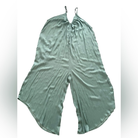 Millibon Sage Green Gathered Top - Picture 4 of 5